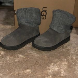 UGG Women’s SHAINA boot